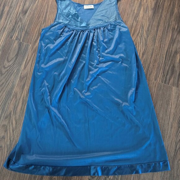 VANITY FAIR Blue Sleeveless Nightgown NWOT/SIZE M - Picture 1 of 5